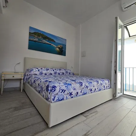 La Casa Di Giuliana Primo Piano Con Balcone Villa Ischia Exterior photo