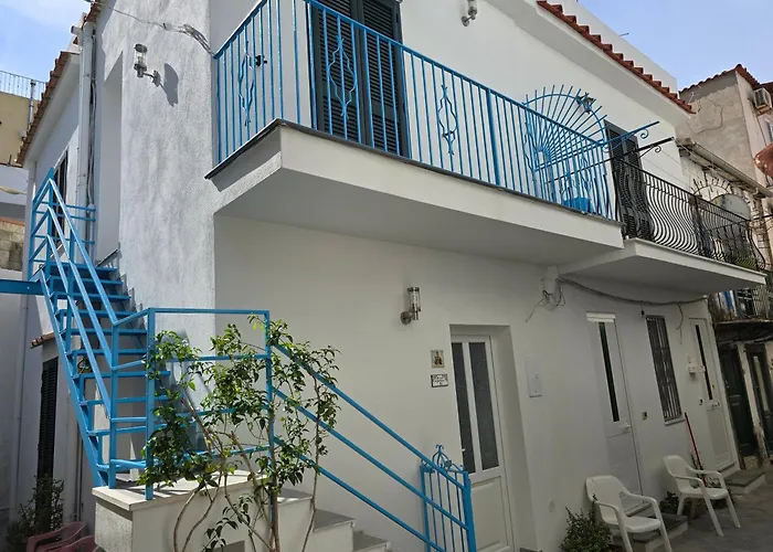 La Casa Di Giuliana Primo Piano Con Balcone