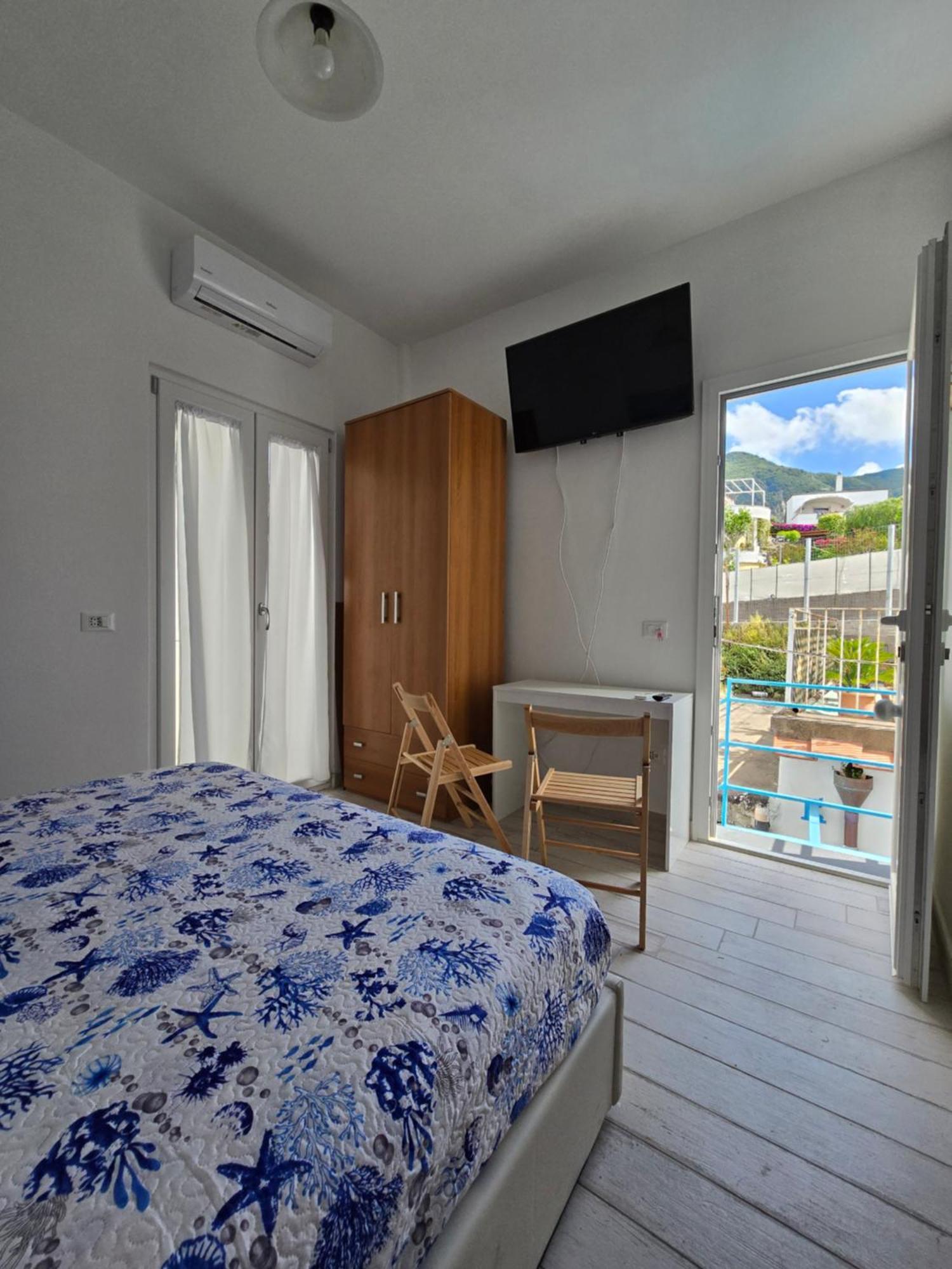 La Casa Di Giuliana Primo Piano Con Balcone *