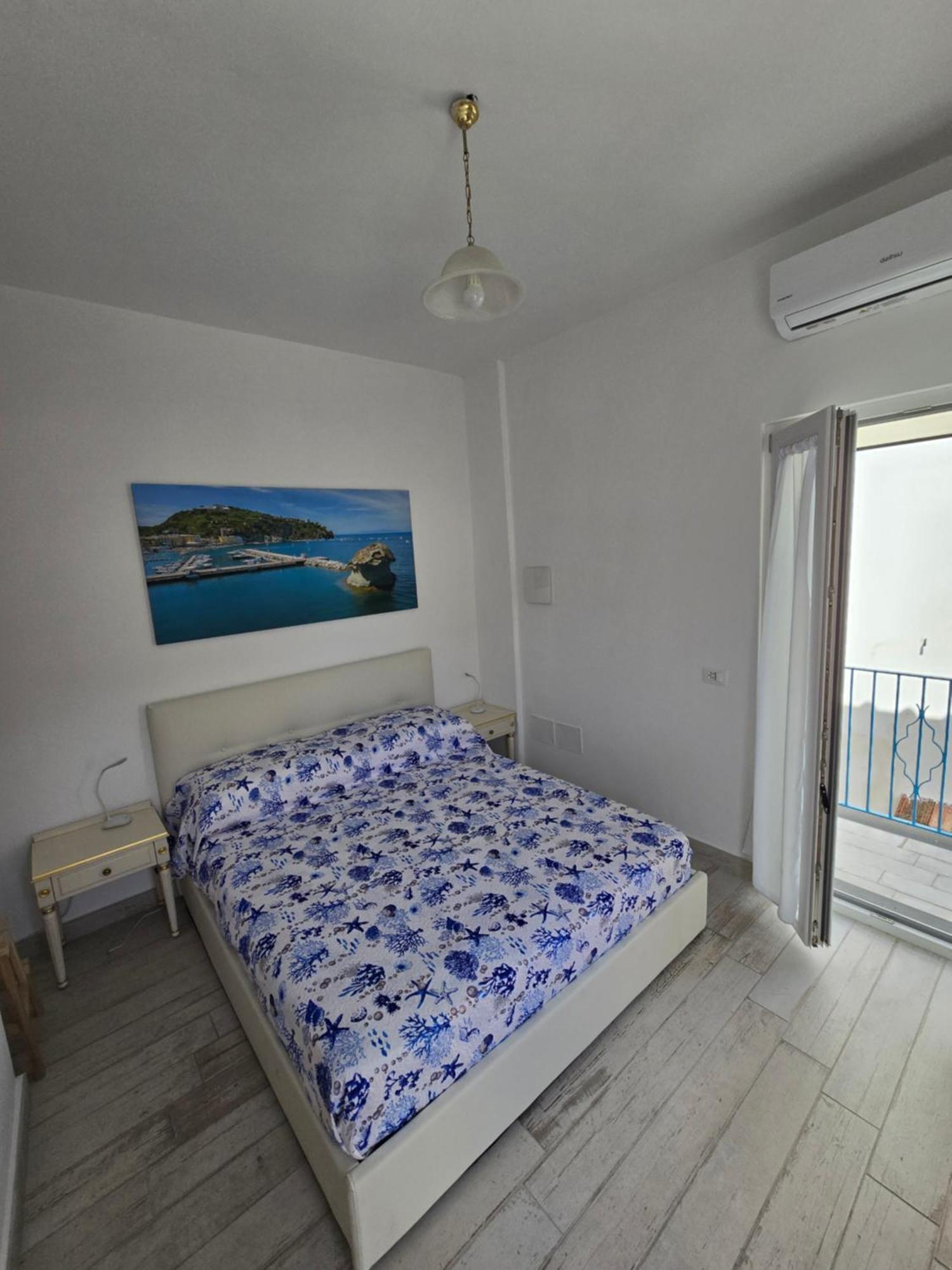 La Casa Di Giuliana Primo Piano Con Balcone * Ischia